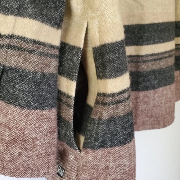 Billabong Shadow Cream & Red Striped Jacket Tulip Hem - Picture 11 of 13